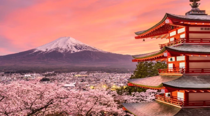 Japan Itinerary for First-Time Travelers by Flamingo Transworld